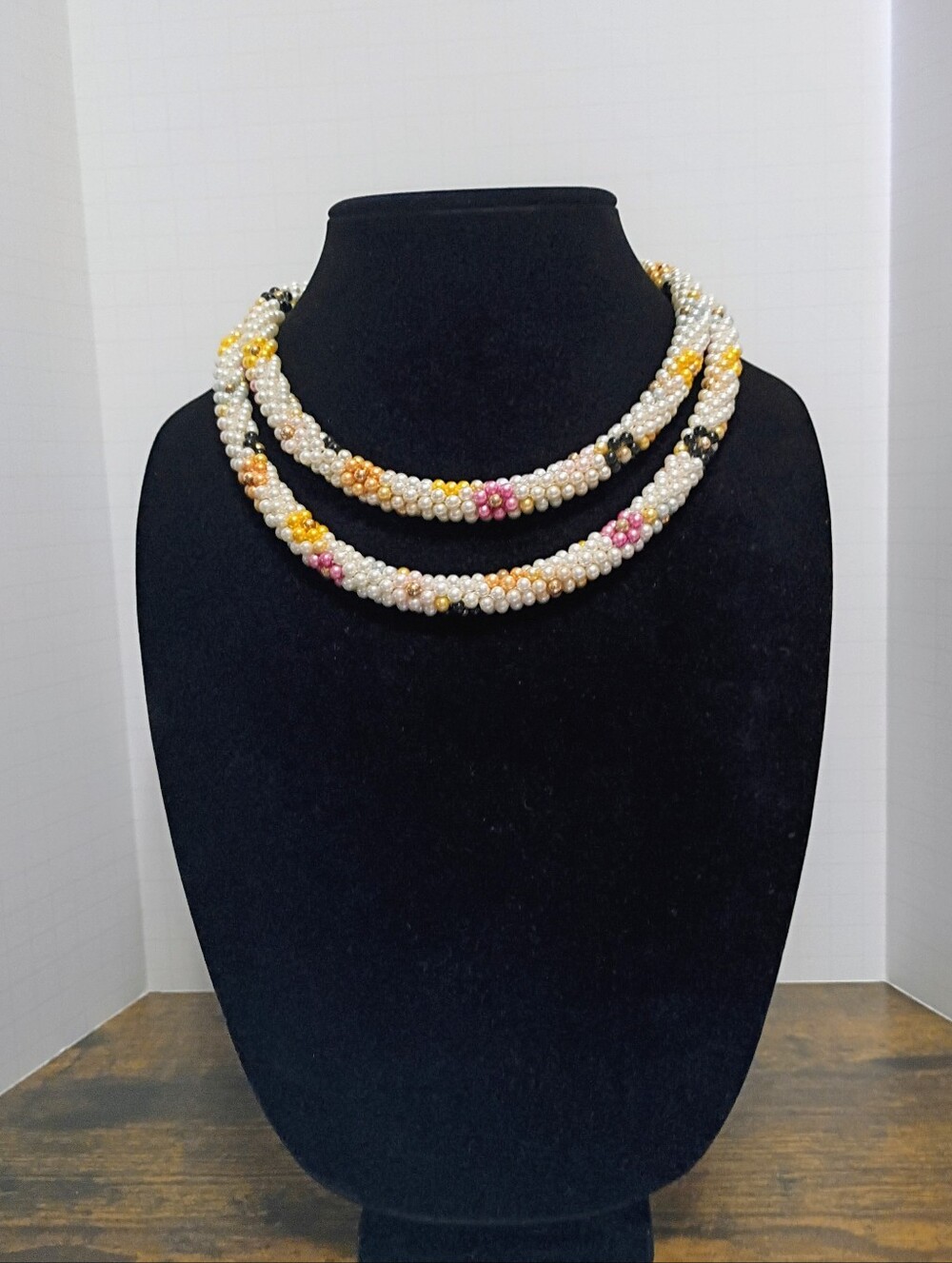Beaded Flower Chain - Picture 2 of 4